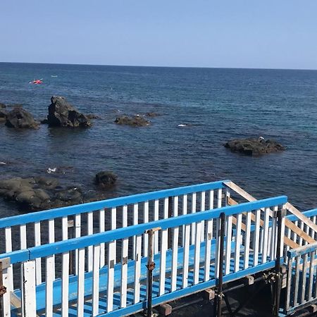 La Lampara Apartment Aci Castello Luaran gambar