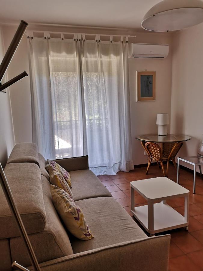 La Lampara Apartment Aci Castello Luaran gambar