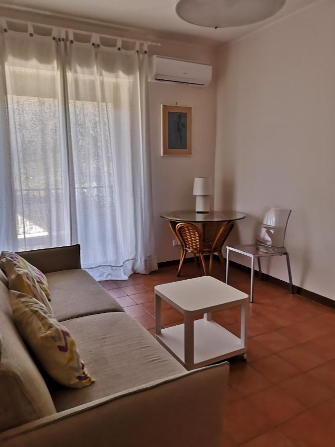 La Lampara Apartment Aci Castello Luaran gambar