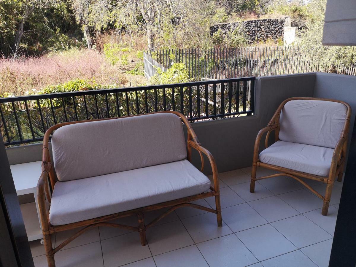 La Lampara Apartment Aci Castello Luaran gambar